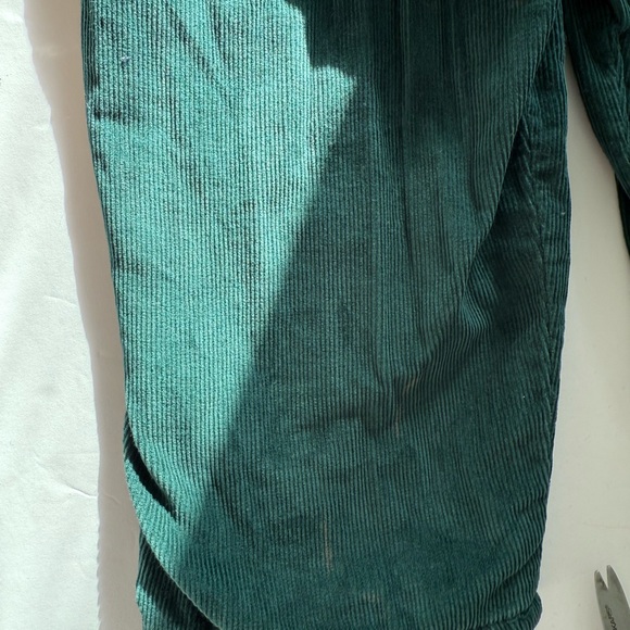 Oshkosh B’gosh Toddler Boy Corduroy Overalls Size: 5T - Picture 10 of 12